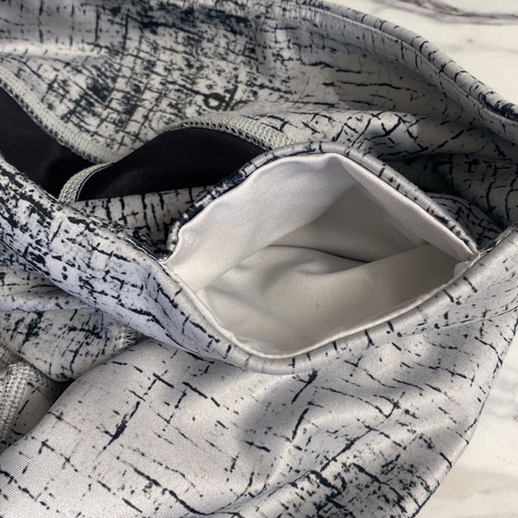 ALO yoga leggings - Picture 3 of 5